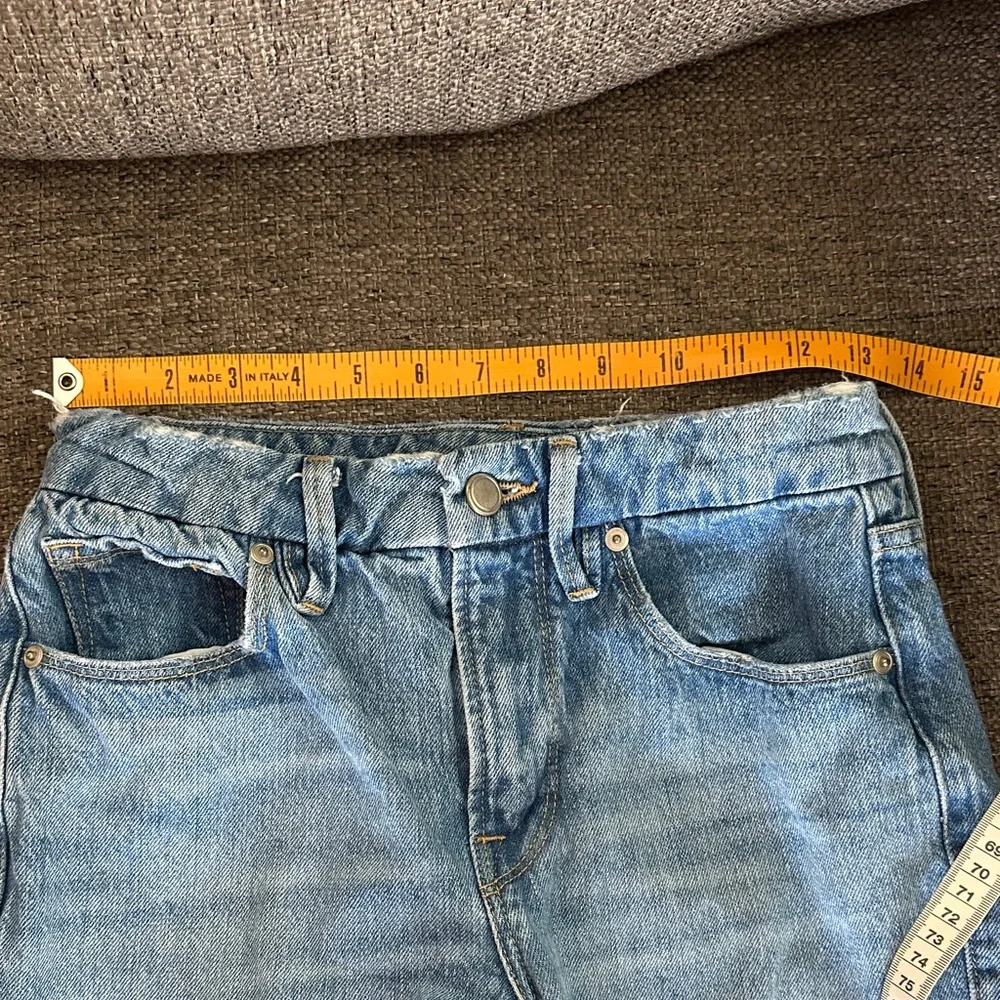 Good American Straight Leg Jeans in Blue size  0 25” waist